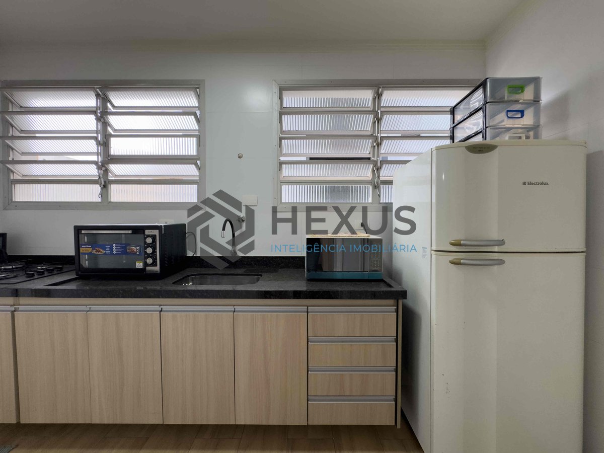 Foto 11 de Apartamento com varanda e vista livre a duas quadras da Praia das Pitangueiras, Guarujá-SP - 1 Quarto, 1 Vaga | Hexus Inteligência Imobiliária