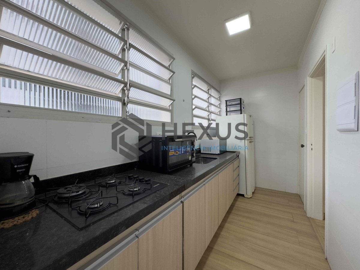 Foto 13 de Apartamento com varanda e vista livre a duas quadras da Praia das Pitangueiras, Guarujá-SP - 1 Quarto, 1 Vaga | Hexus Inteligência Imobiliária