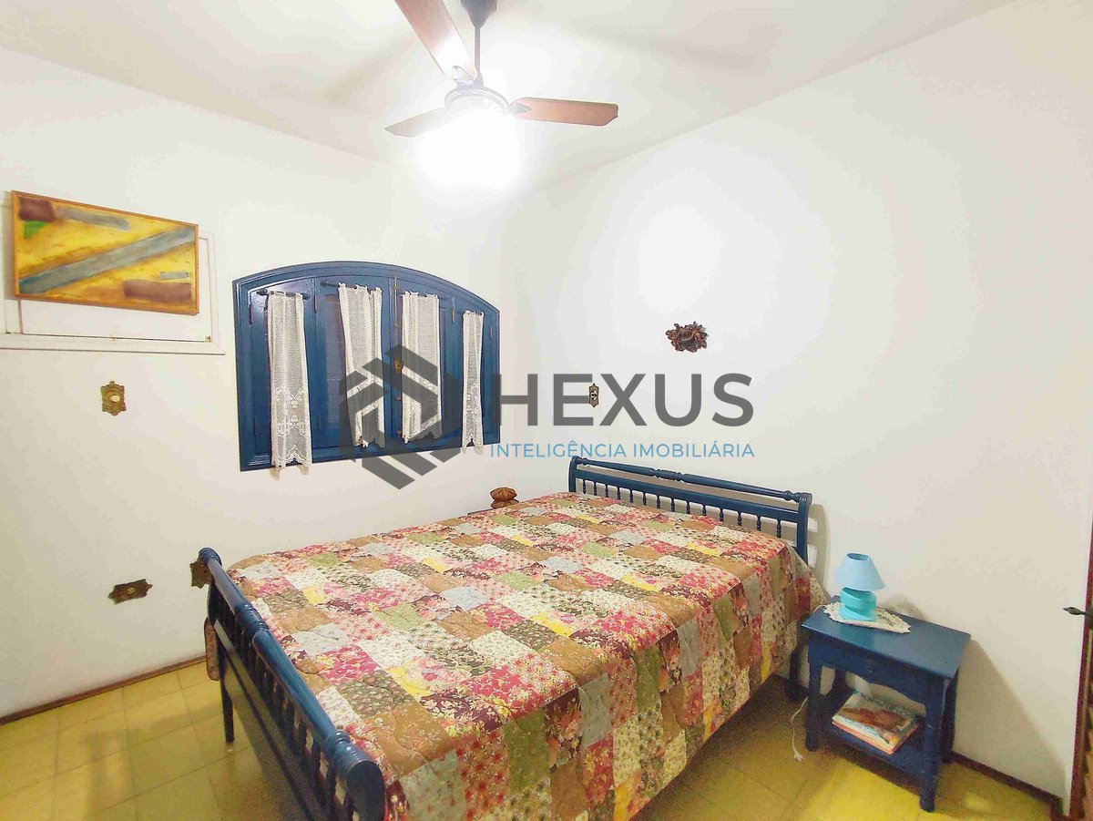 Foto 11 de Apartamento beira mar com varanda e lazer na Praia do Tombo, Guaruja | Hexus