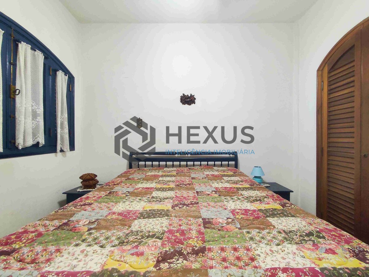 Foto 13 de Apartamento beira mar com varanda e lazer na Praia do Tombo, Guaruja | Hexus