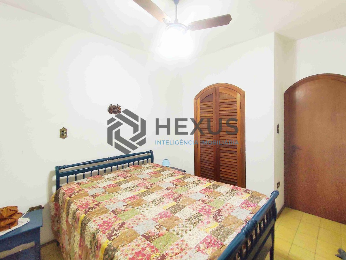 Foto 14 de Apartamento beira mar com varanda e lazer na Praia do Tombo, Guaruja | Hexus
