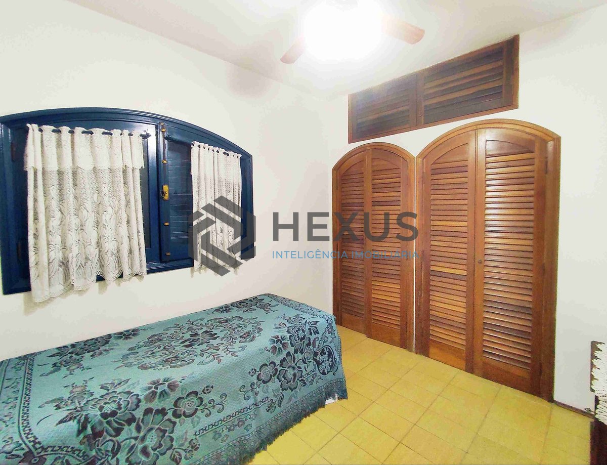 Foto 16 de Apartamento beira mar com varanda e lazer na Praia do Tombo, Guaruja | Hexus