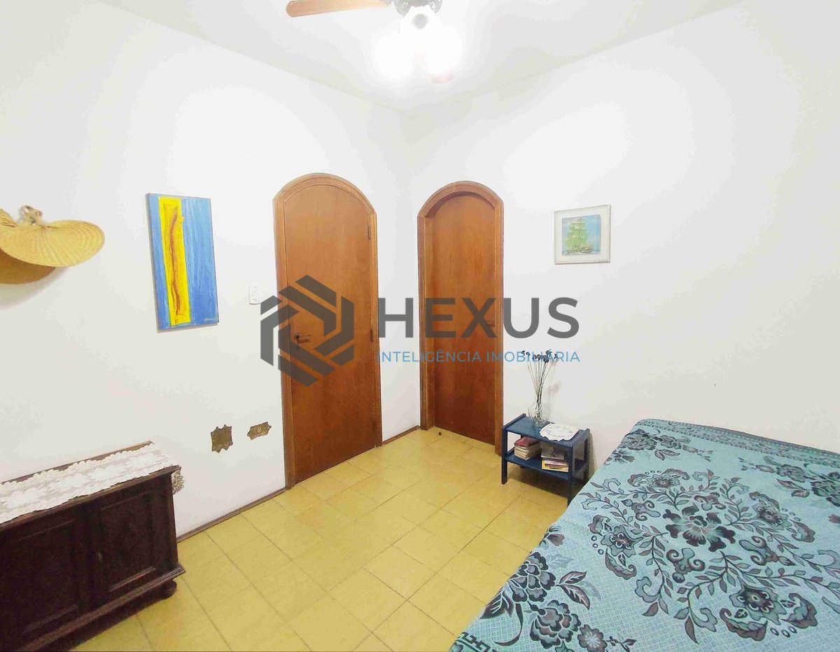 Foto 17 de Apartamento beira mar com varanda e lazer na Praia do Tombo, Guaruja | Hexus