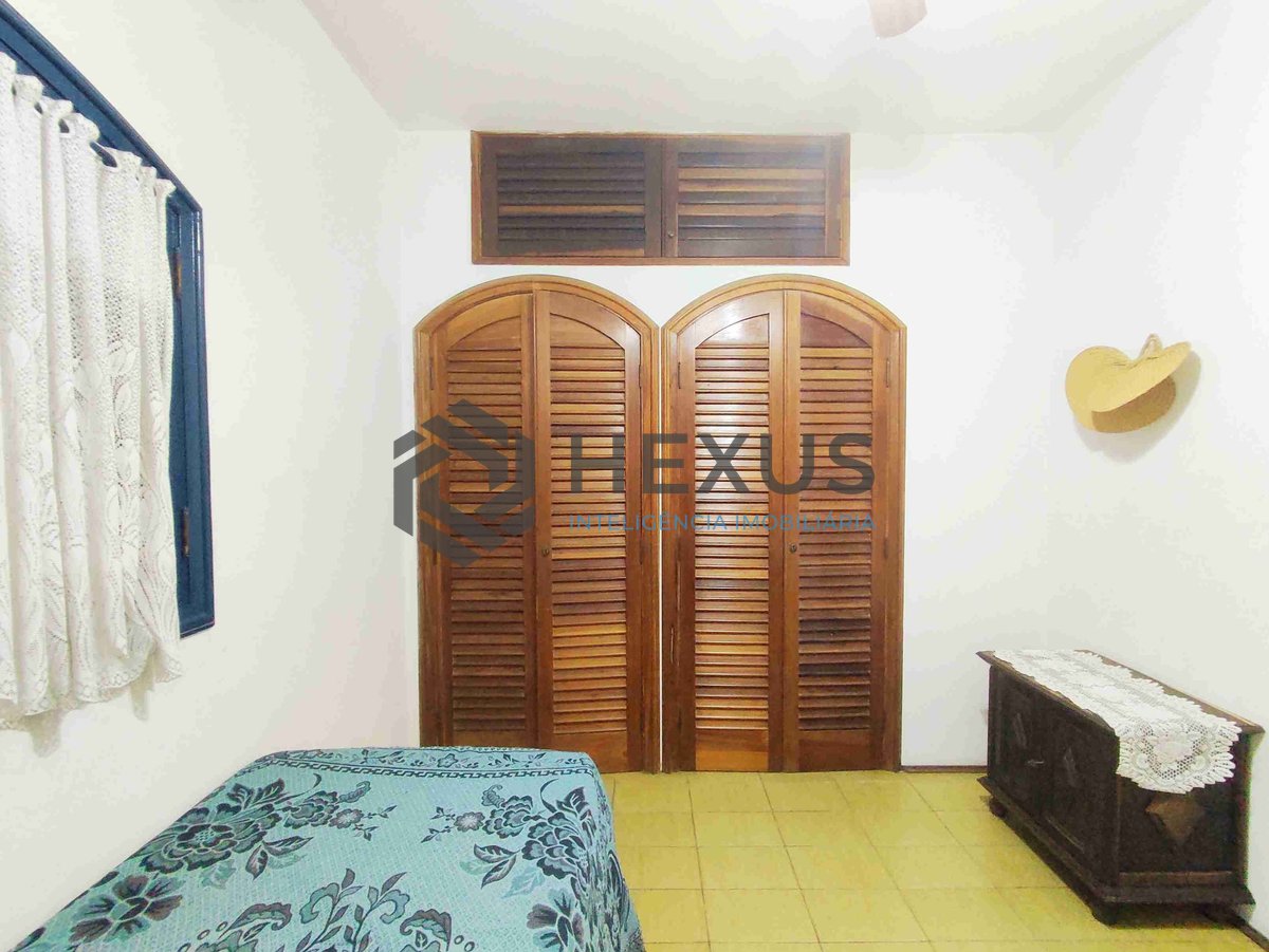 Foto 18 de Apartamento beira mar com varanda e lazer na Praia do Tombo, Guaruja | Hexus