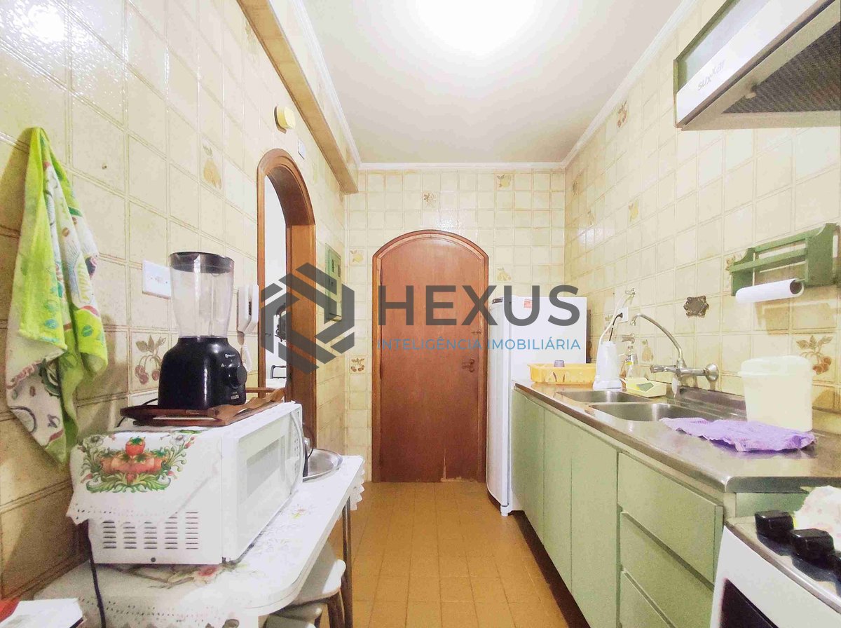 Foto 20 de Apartamento beira mar com varanda e lazer na Praia do Tombo, Guaruja | Hexus