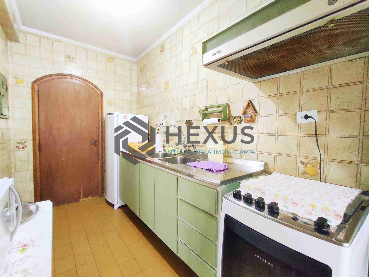 Foto 21 de Apartamento beira mar com varanda e lazer na Praia do Tombo, Guaruja | Hexus