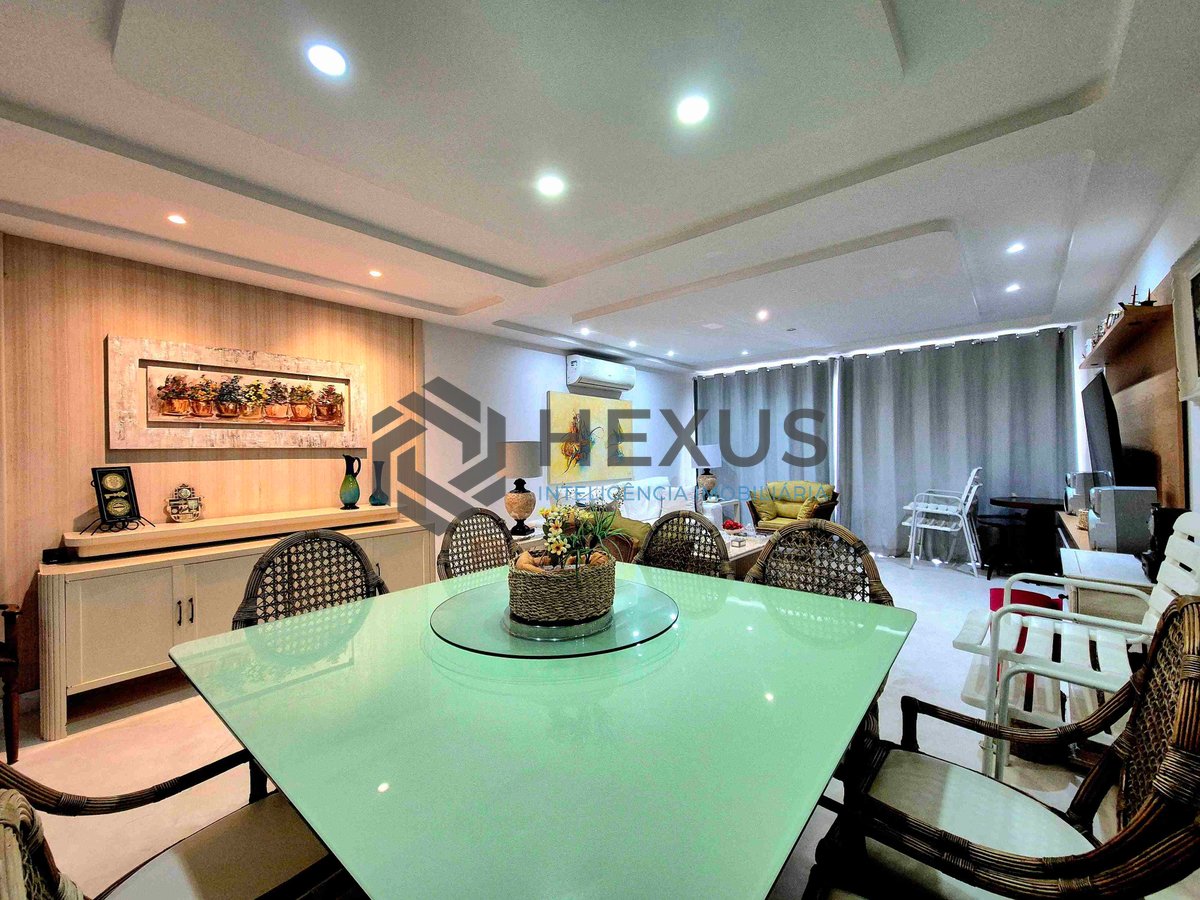 Foto 2 de Apartamento com varanda, vista mar, Praia das Pitangueiras, Guaruja | Hexus