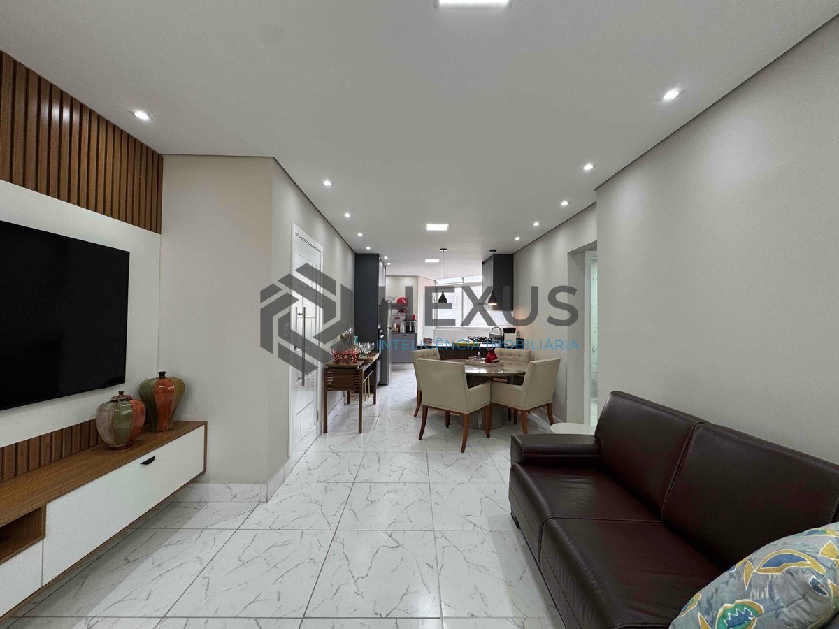 Foto 2 de Apartamento reformado com vista mar a uma quadra da Praia das Pitangueiras, Guaruja