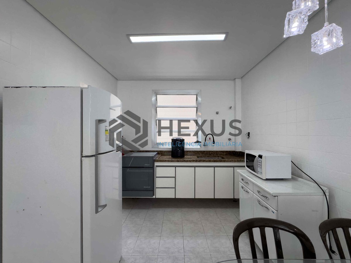 Foto 7 de Apartamento reformado e mobiliado a duas quadras da Praia das Pitangueiras, Guaruja