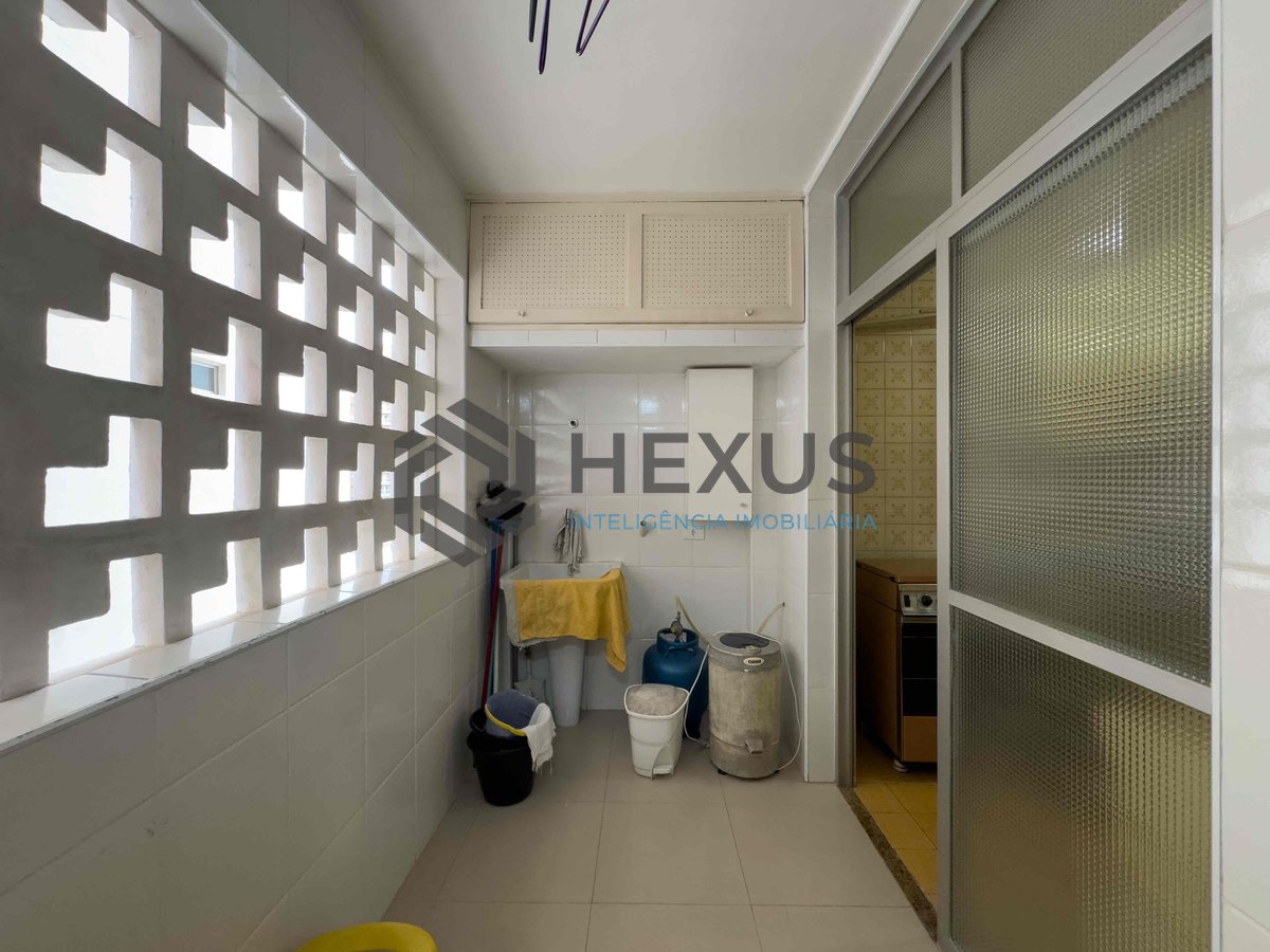 Foto 18 de Apartamento mobiliado a duas quadras da Praia das Pitangueiras, Guaruja