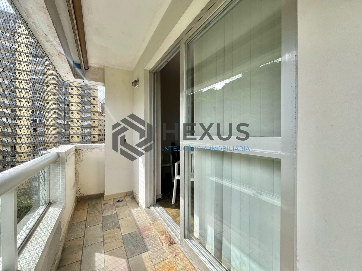 Foto 11 de Apartamento beira mar com varanda, lazer e vista mar na Praia das Pitangueiras, Guaruja | Hexus