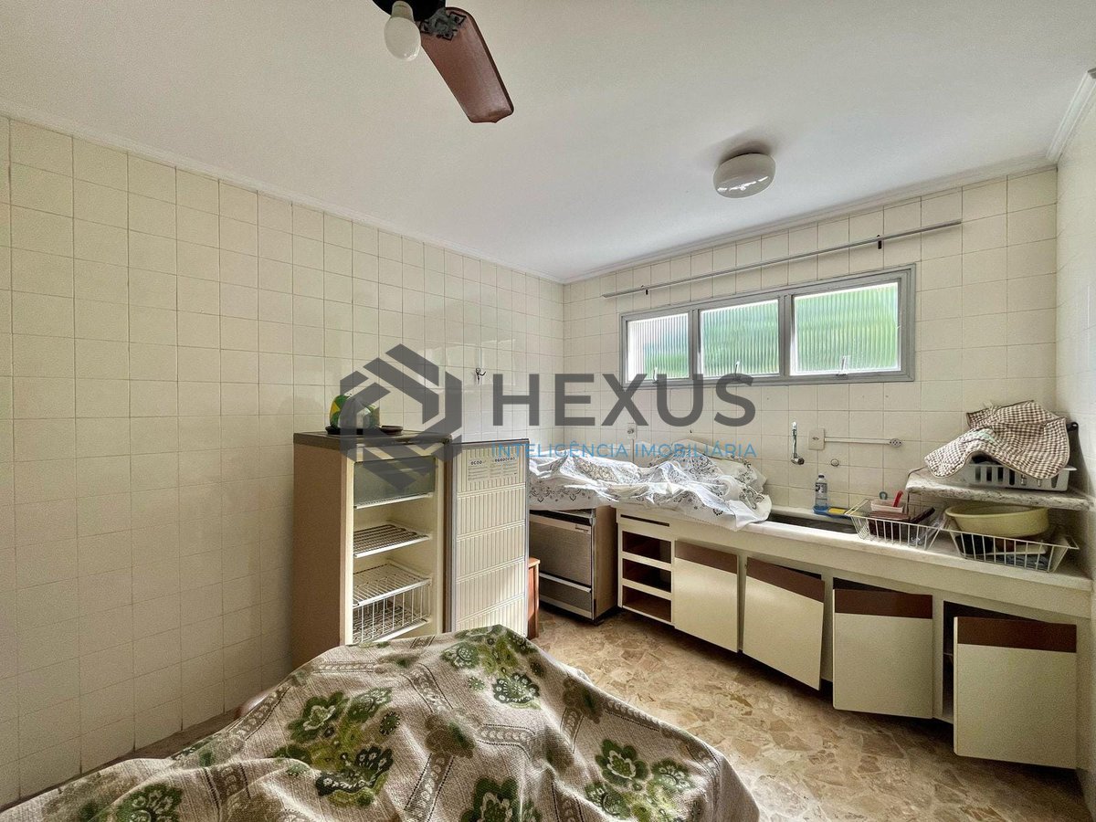 Foto 19 de Apartamento beira mar com varanda, lazer e vista mar na Praia das Pitangueiras, Guaruja | Hexus