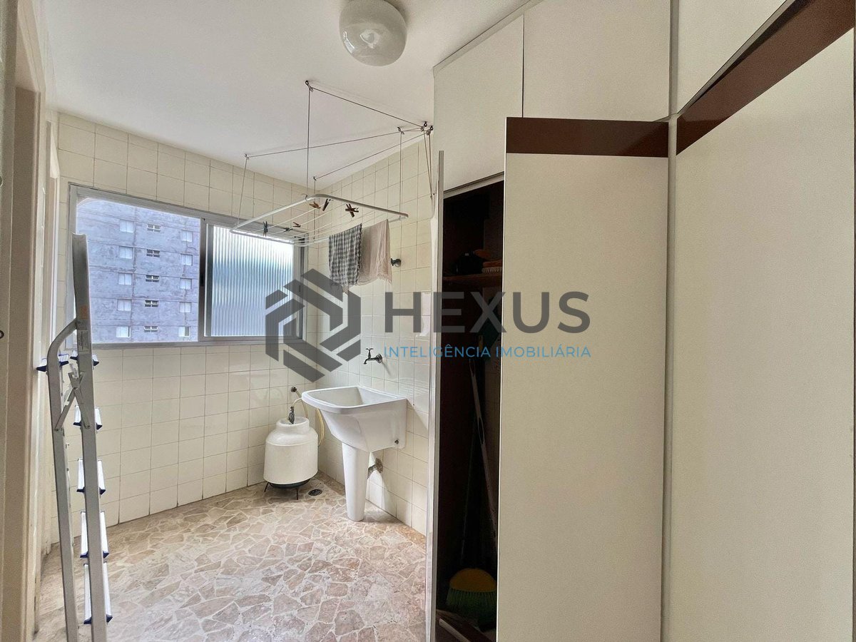 Foto 20 de Apartamento beira mar com varanda, lazer e vista mar na Praia das Pitangueiras, Guaruja | Hexus
