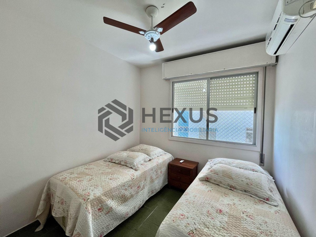 Foto 18 de Apartamento com varanda e vista livre a uma quadra da Praia das Pitangueiras, Guaruja