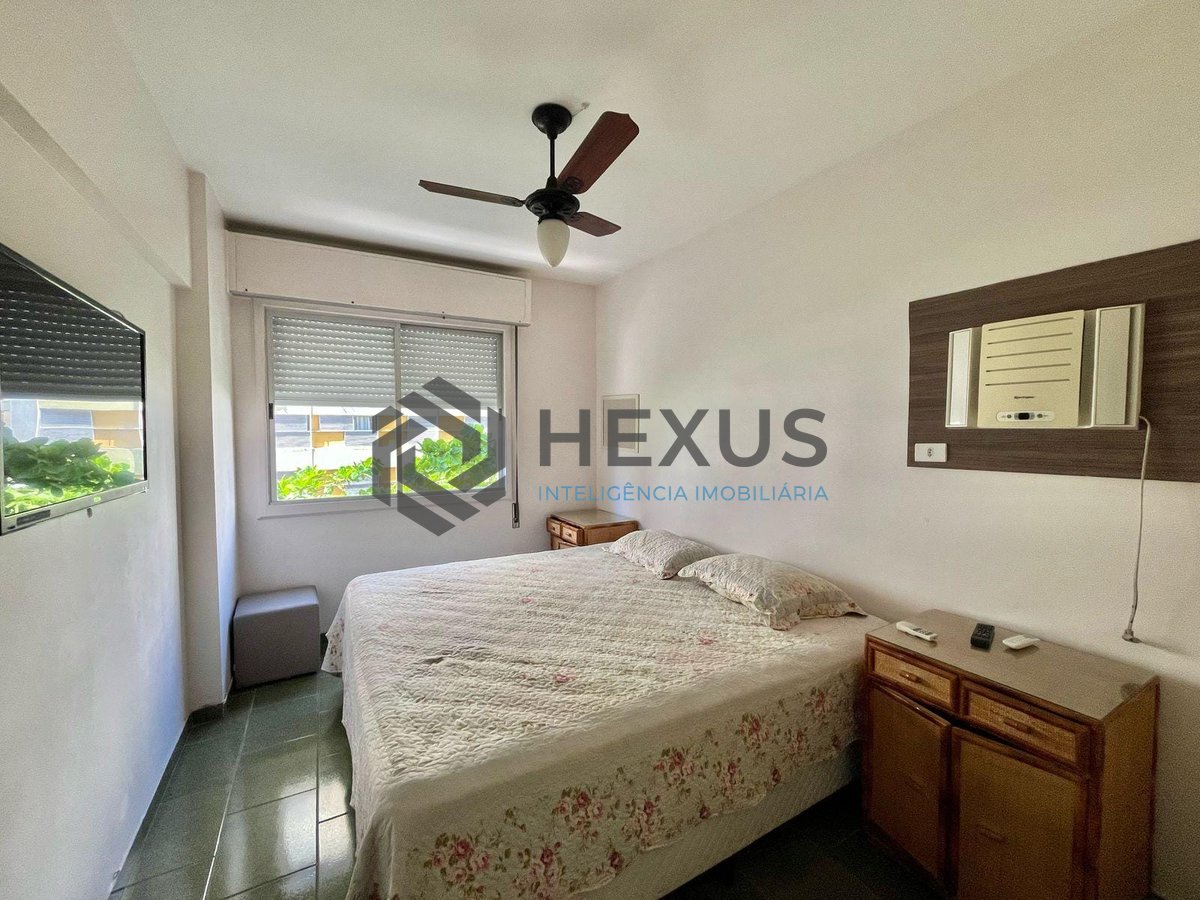 Foto 21 de Apartamento com varanda e vista livre a uma quadra da Praia das Pitangueiras, Guaruja