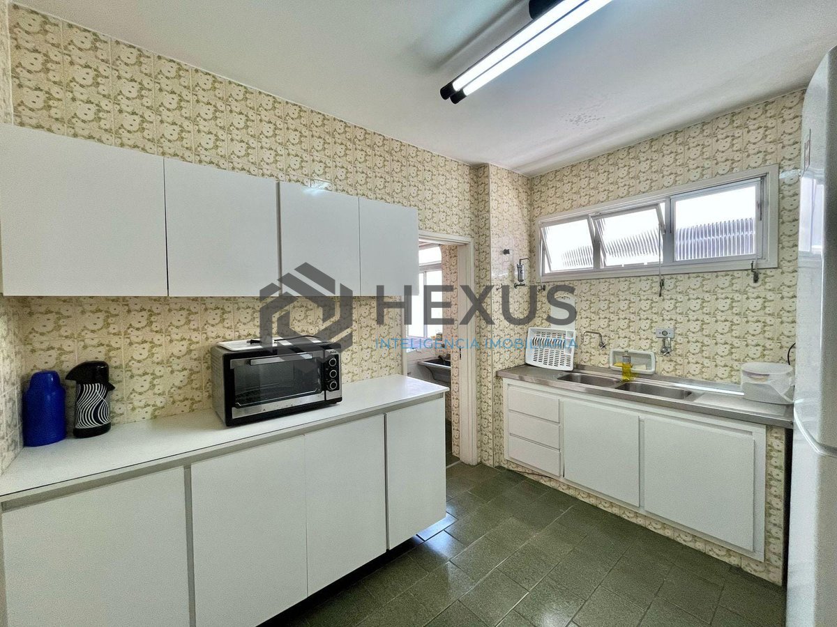 Foto 27 de Apartamento com varanda e vista livre a uma quadra da Praia das Pitangueiras, Guaruja