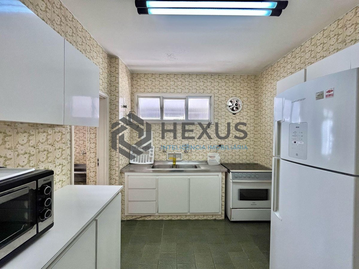 Foto 28 de Apartamento com varanda e vista livre a uma quadra da Praia das Pitangueiras, Guaruja
