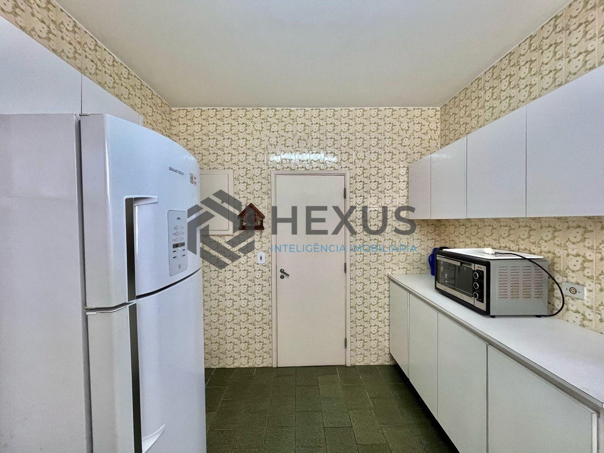 Foto 30 de Apartamento com varanda e vista livre a uma quadra da Praia das Pitangueiras, Guaruja