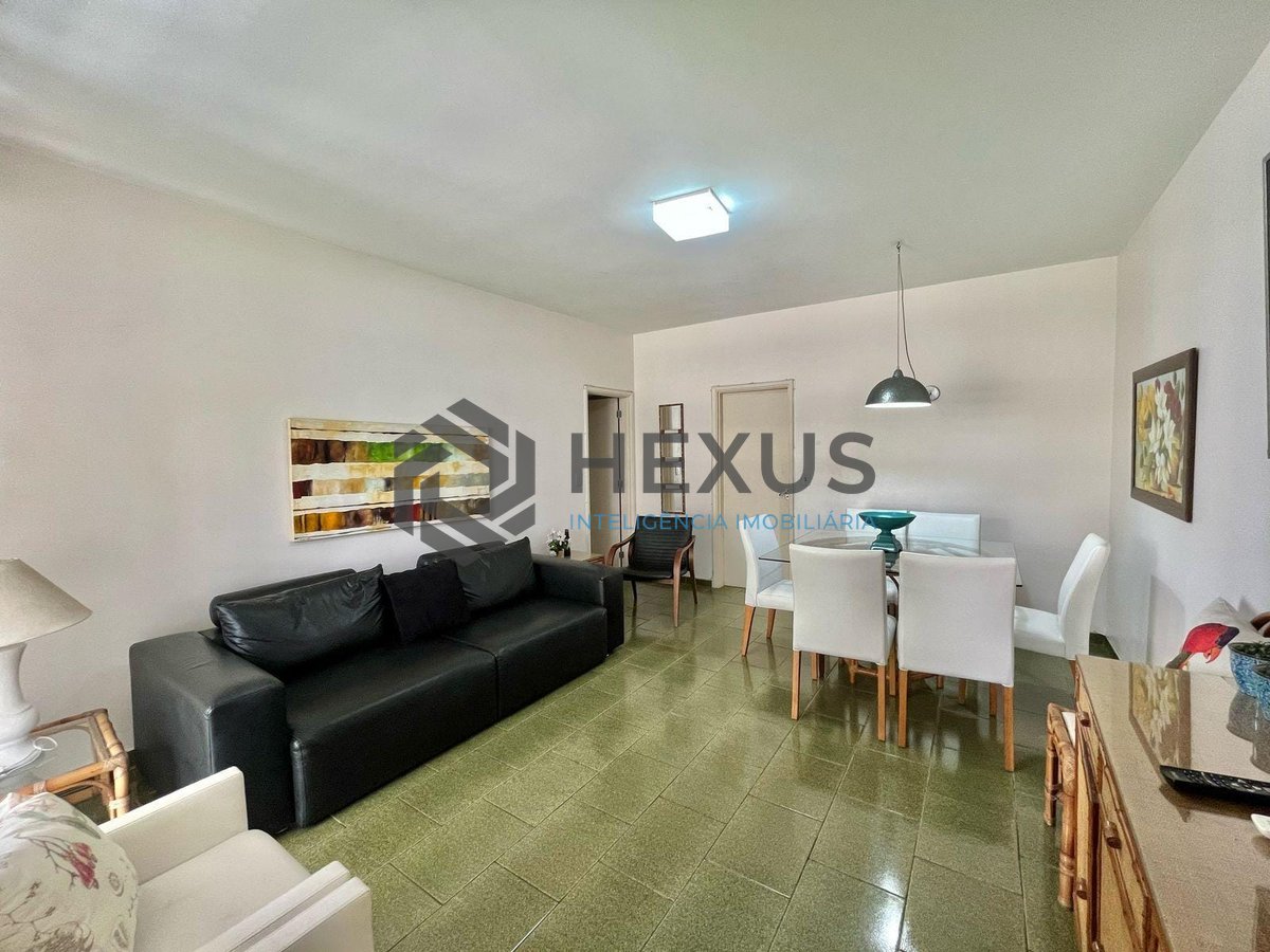 Foto 6 de Apartamento com varanda e vista livre a uma quadra da Praia das Pitangueiras, Guaruja