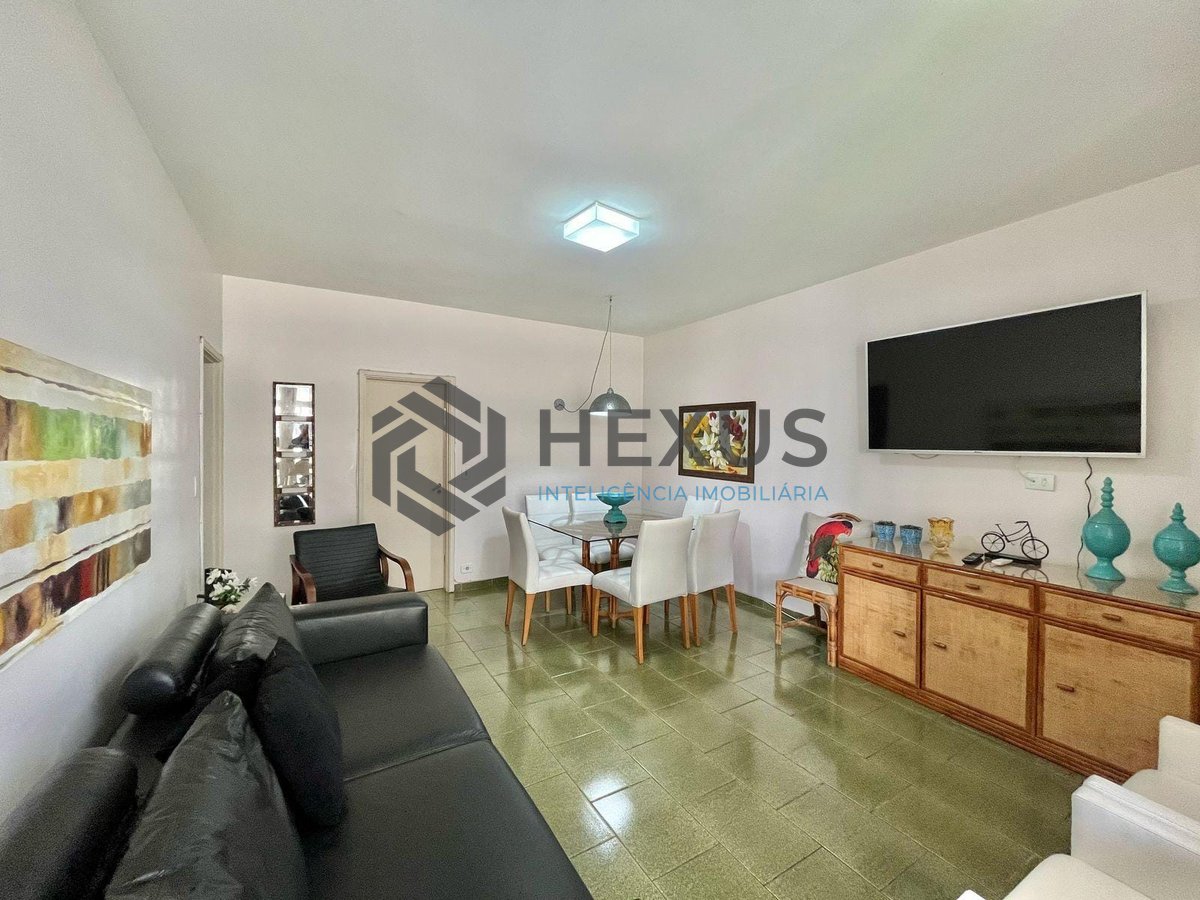 Foto 7 de Apartamento com varanda e vista livre a uma quadra da Praia das Pitangueiras, Guaruja