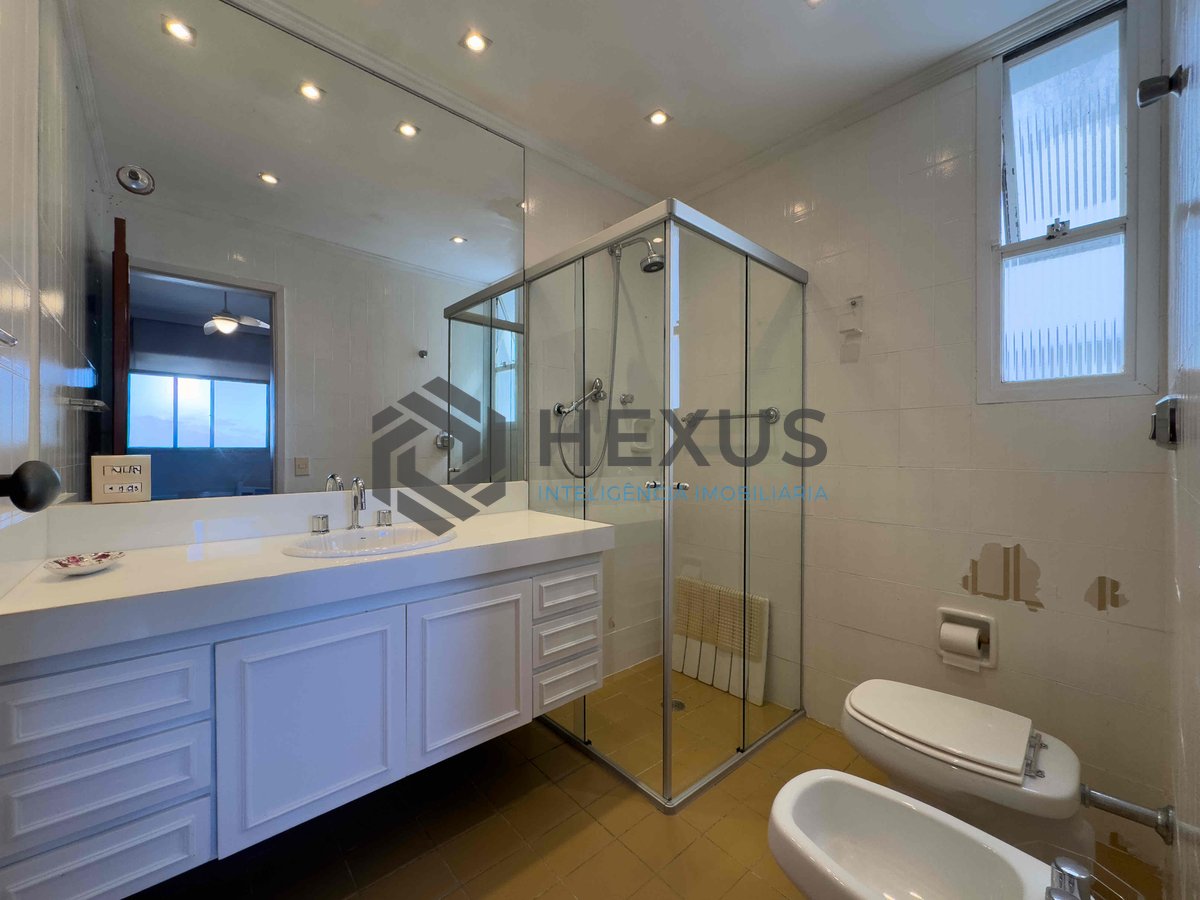 Foto 14 de Apartamento com varanda, vista mar, quadra mar, lazer, Praia das Pitangueiras, Guaruja | Hexus Inteligência Imobiliária