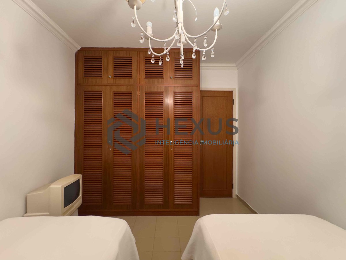 Foto 17 de Apartamento com varanda, vista mar, quadra mar, lazer, Praia das Pitangueiras, Guaruja | Hexus Inteligência Imobiliária