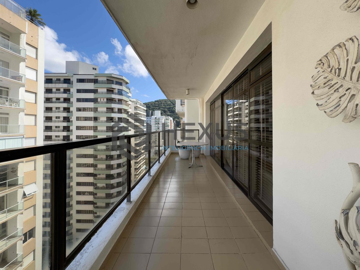 Foto 8 de Apartamento com varanda, vista mar, quadra mar, lazer, Praia das Pitangueiras, Guaruja | Hexus Inteligência Imobiliária