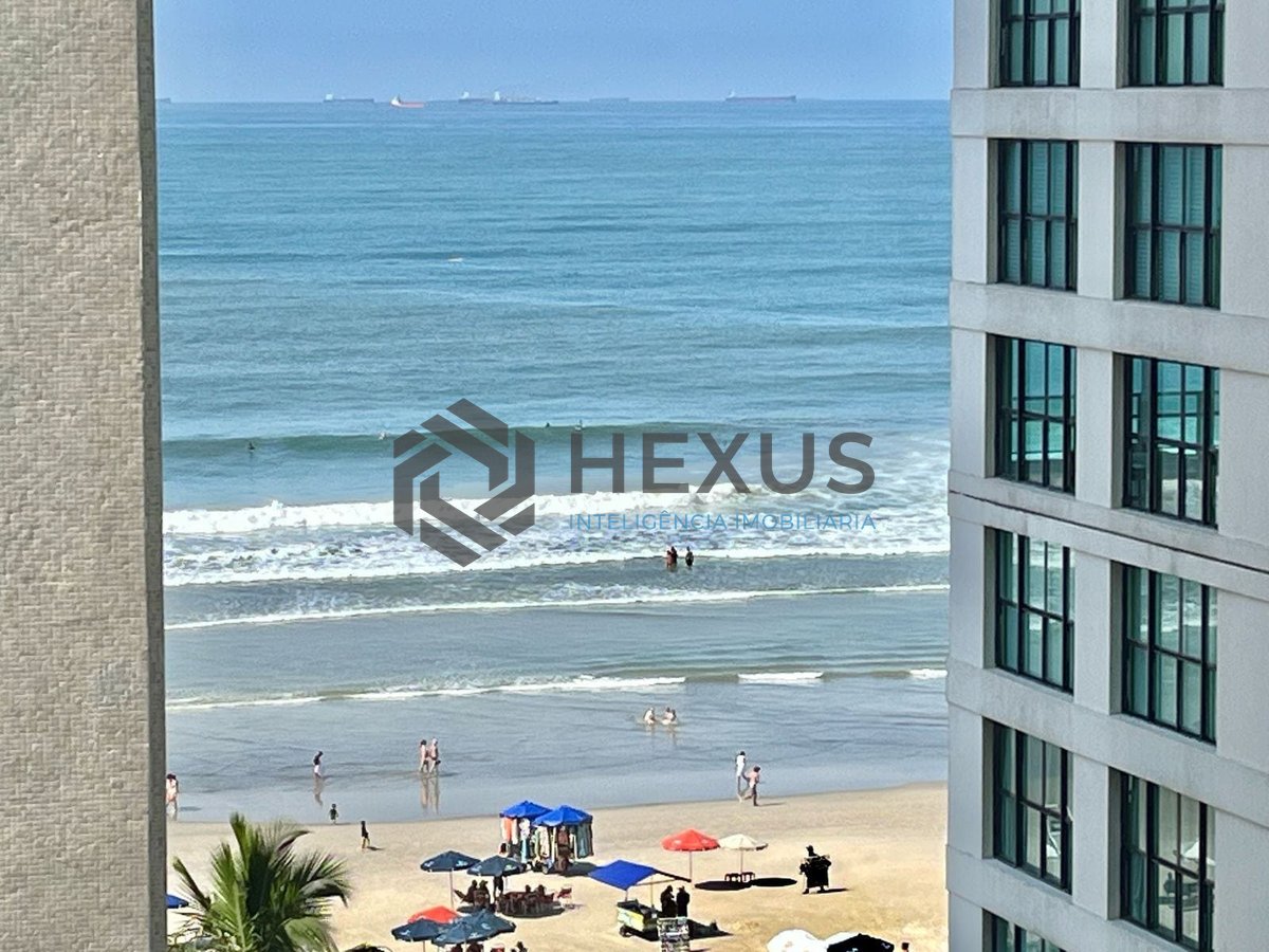 Foto 2 de Apartamento com varanda e vista mar na beira mar da Praia das Pitangueiras, Guaruja