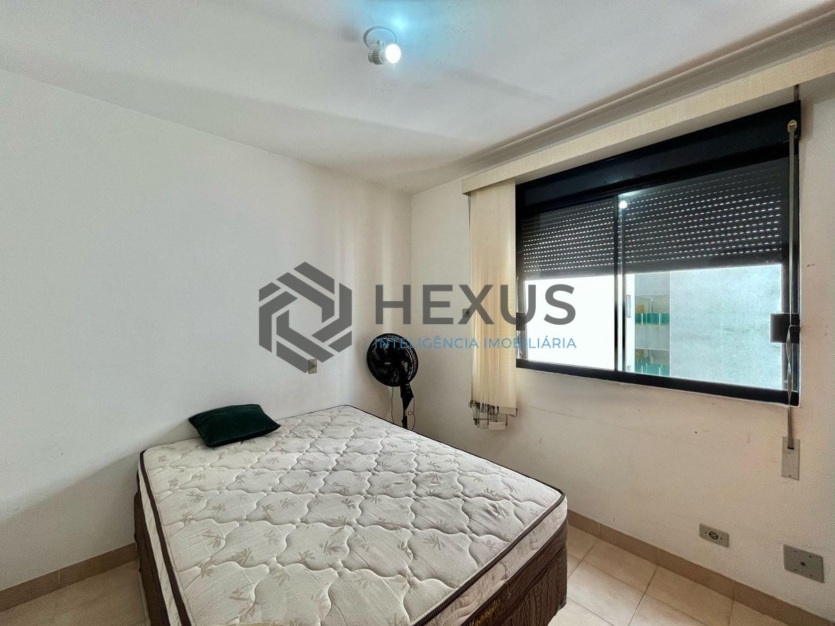 Foto 18 de Apartamento com varanda e vista mar na beira mar da Praia das Pitangueiras, Guaruja