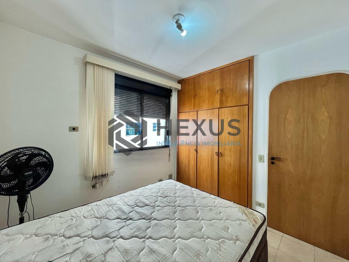 Foto 19 de Apartamento com varanda e vista mar na beira mar da Praia das Pitangueiras, Guaruja