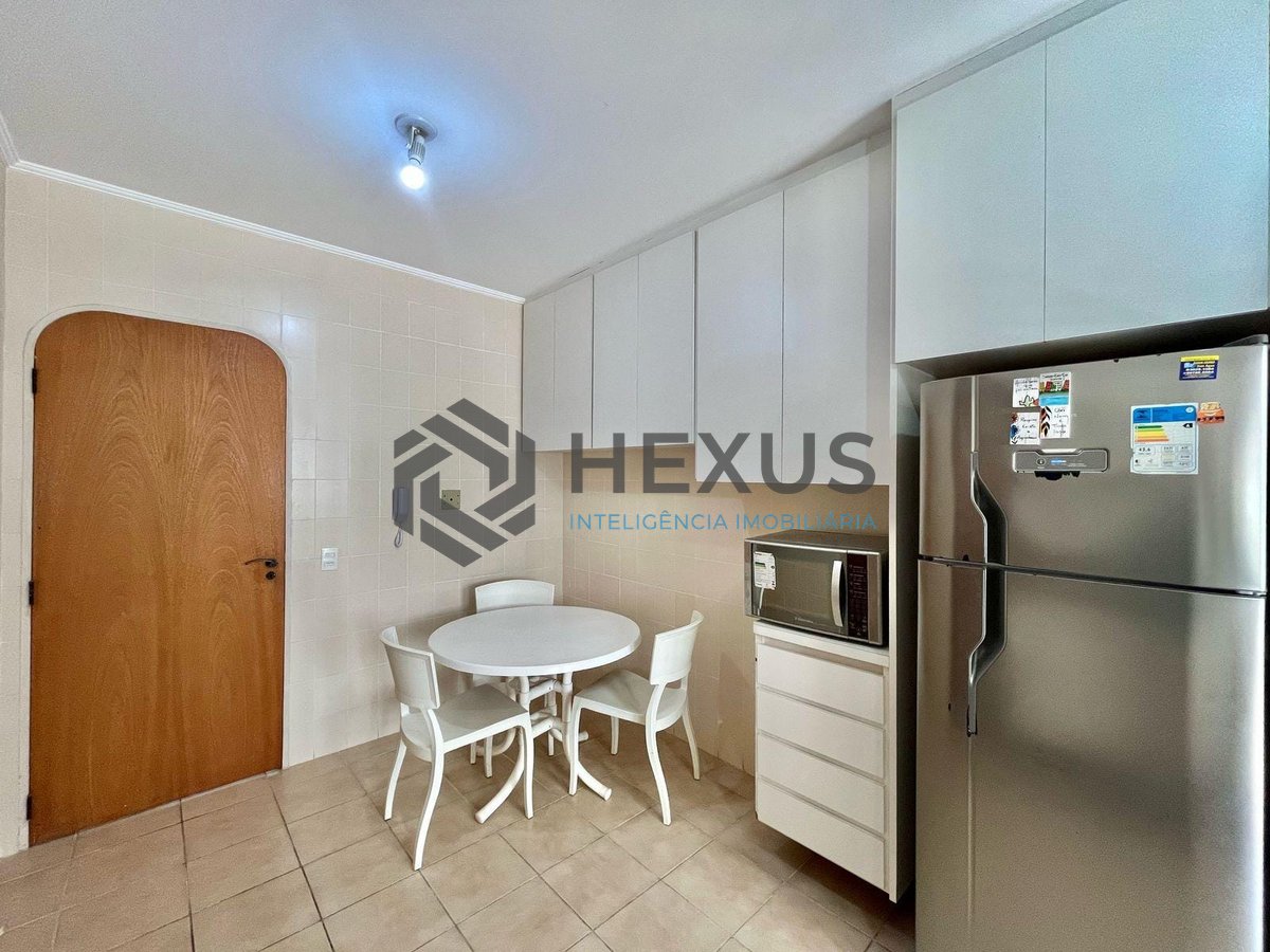 Foto 29 de Apartamento com varanda e vista mar na beira mar da Praia das Pitangueiras, Guaruja
