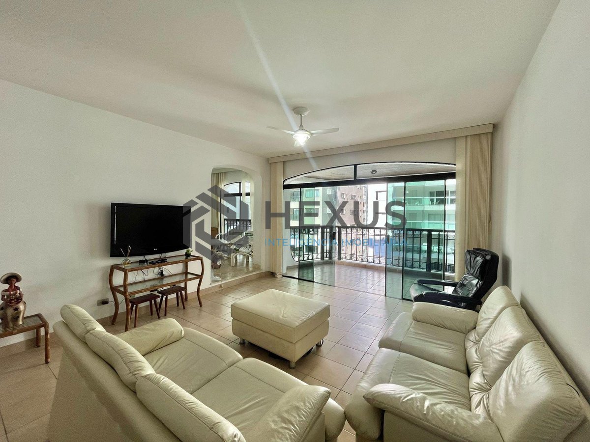 Foto 6 de Apartamento com varanda e vista mar na beira mar da Praia das Pitangueiras, Guaruja