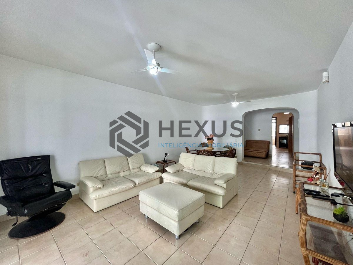 Foto 7 de Apartamento com varanda e vista mar na beira mar da Praia das Pitangueiras, Guaruja