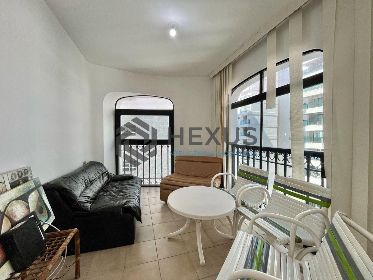 Foto 9 de Apartamento com varanda e vista mar na beira mar da Praia das Pitangueiras, Guaruja