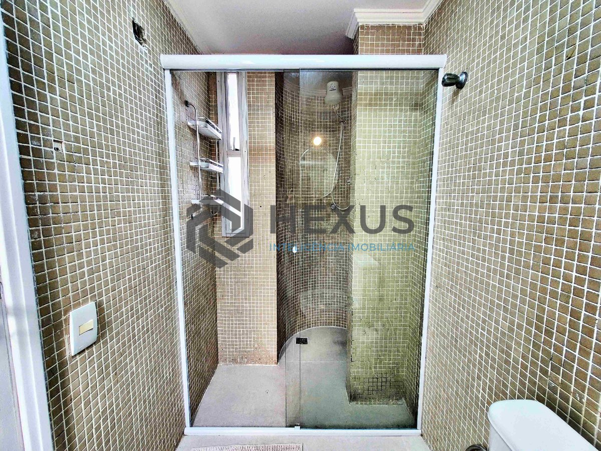 Foto 19 de Apartamento com varanda, reformado, lazer completo na Praia das Pitangueiras, Guaruja | Hexus