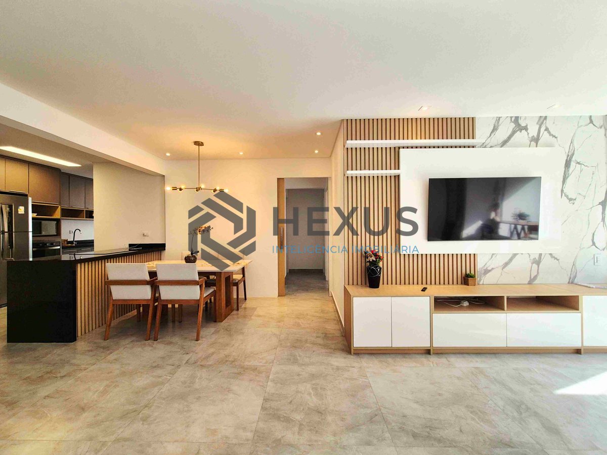 Foto 3 de Apartamento com varanda, reformado, lazer completo na Praia das Pitangueiras, Guaruja | Hexus