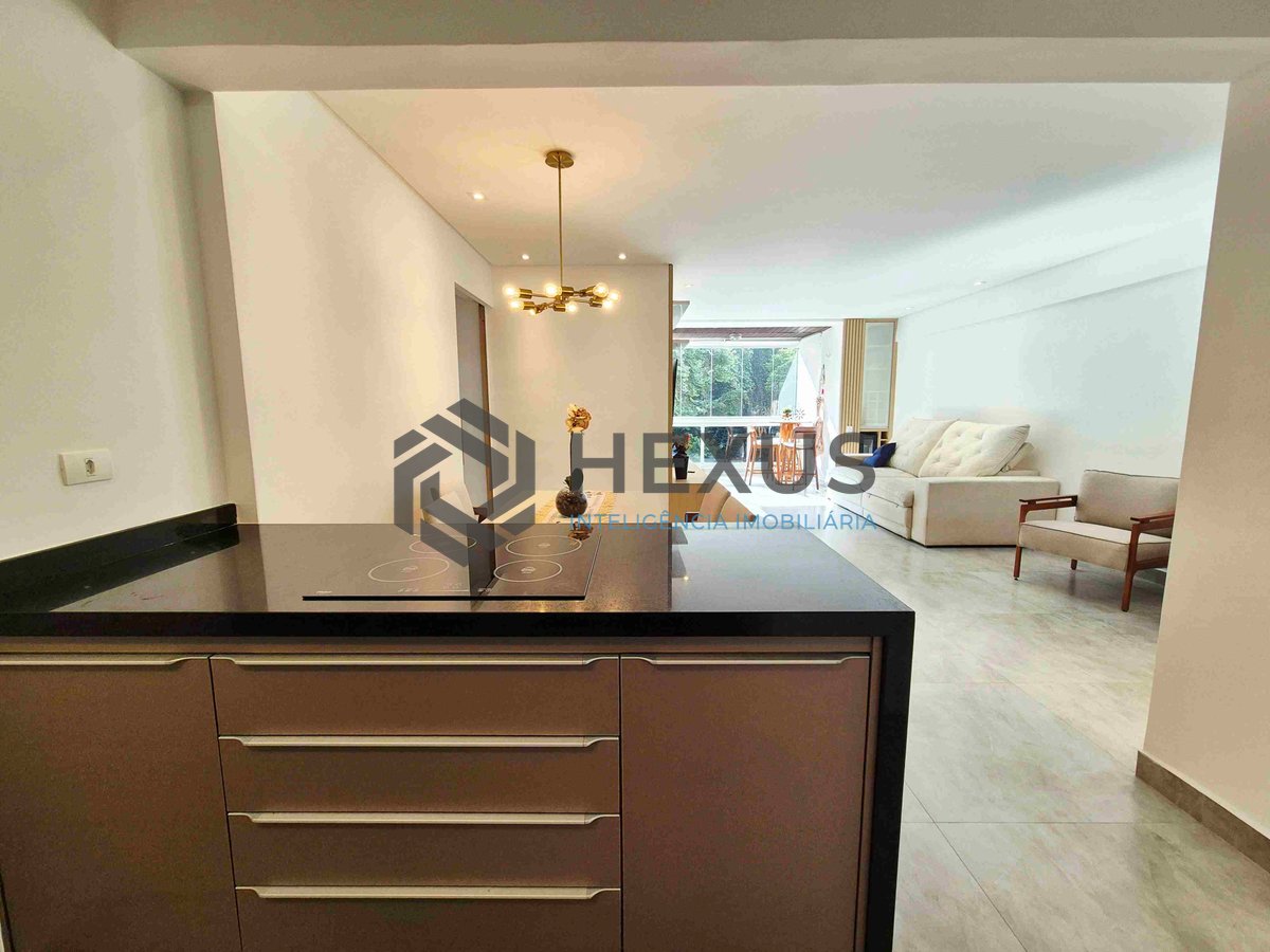 Foto 27 de Apartamento com varanda, reformado, lazer completo na Praia das Pitangueiras, Guaruja | Hexus