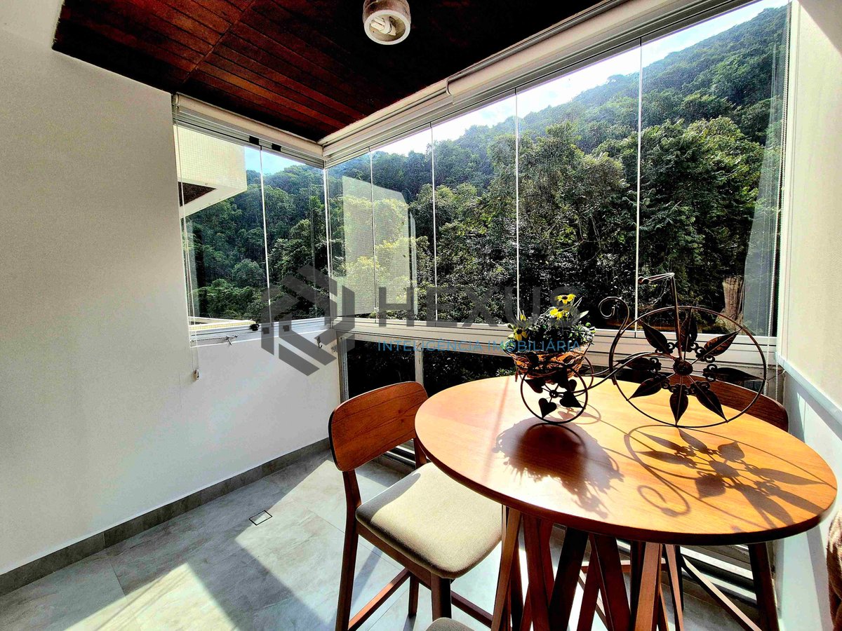 Foto 8 de Apartamento com varanda, reformado, lazer completo na Praia das Pitangueiras, Guaruja | Hexus