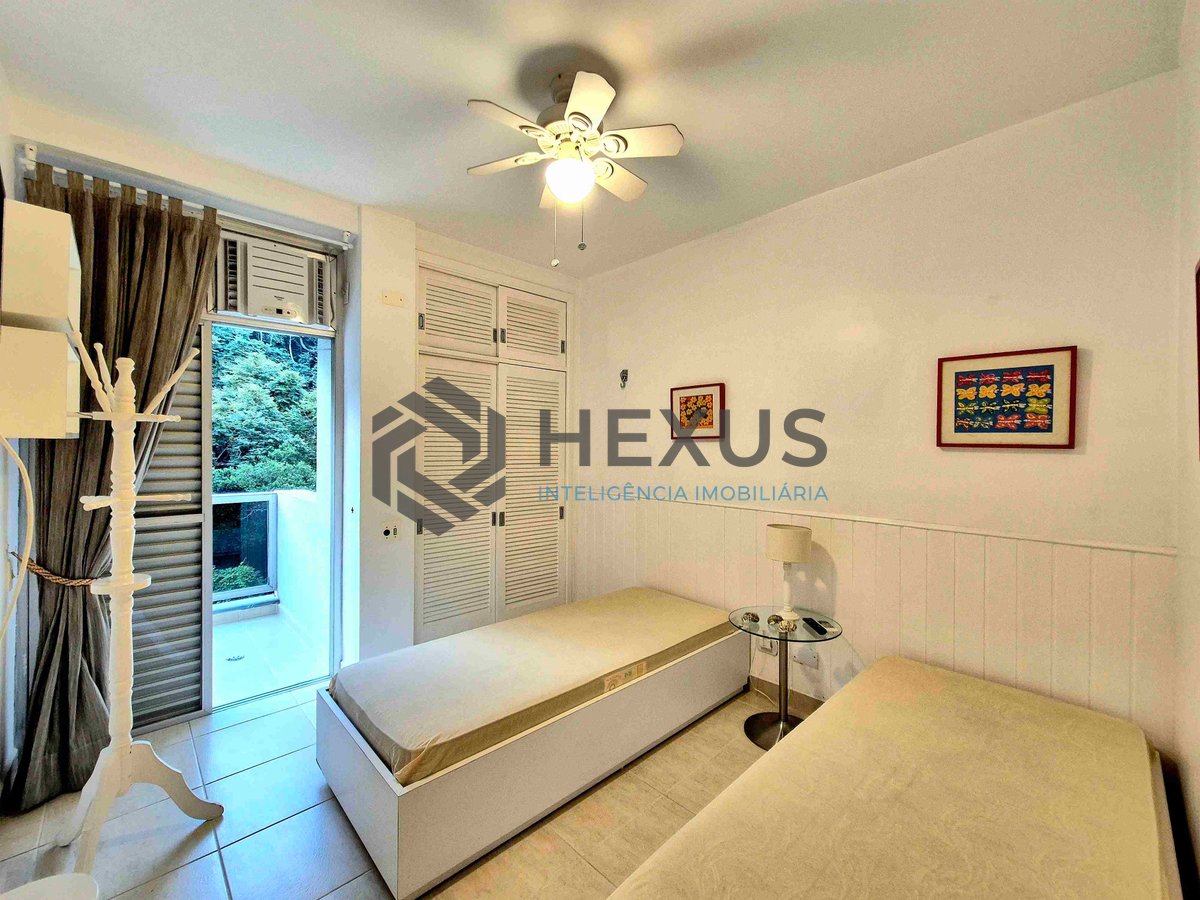 Foto 12 de Apartamento com varanda e lazer na Praia das Pitangueiras, Guaruja