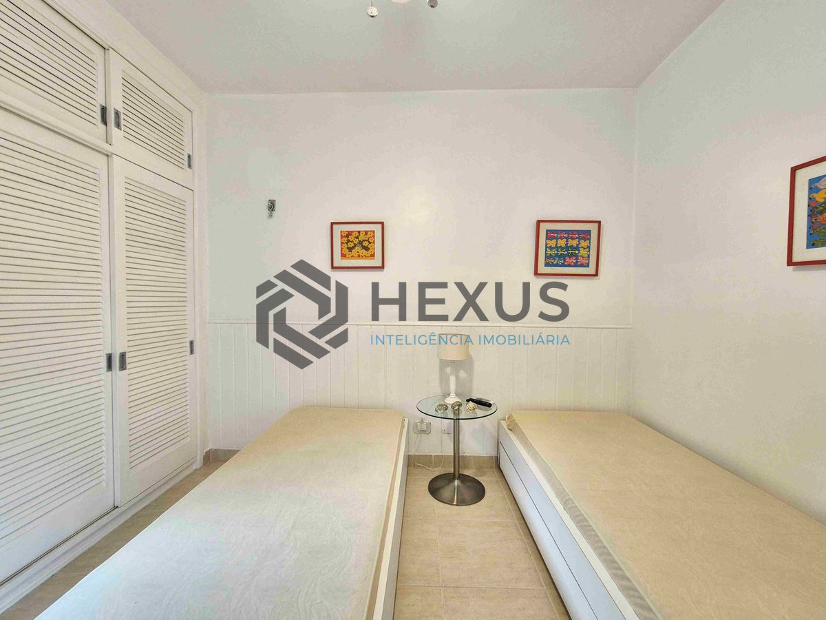 Foto 13 de Apartamento com varanda e lazer na Praia das Pitangueiras, Guaruja
