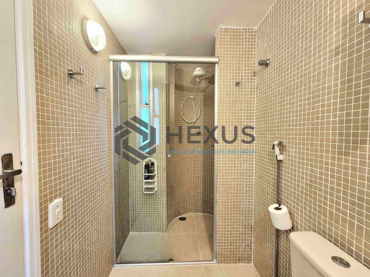 Foto 19 de Apartamento com varanda e lazer na Praia das Pitangueiras, Guaruja