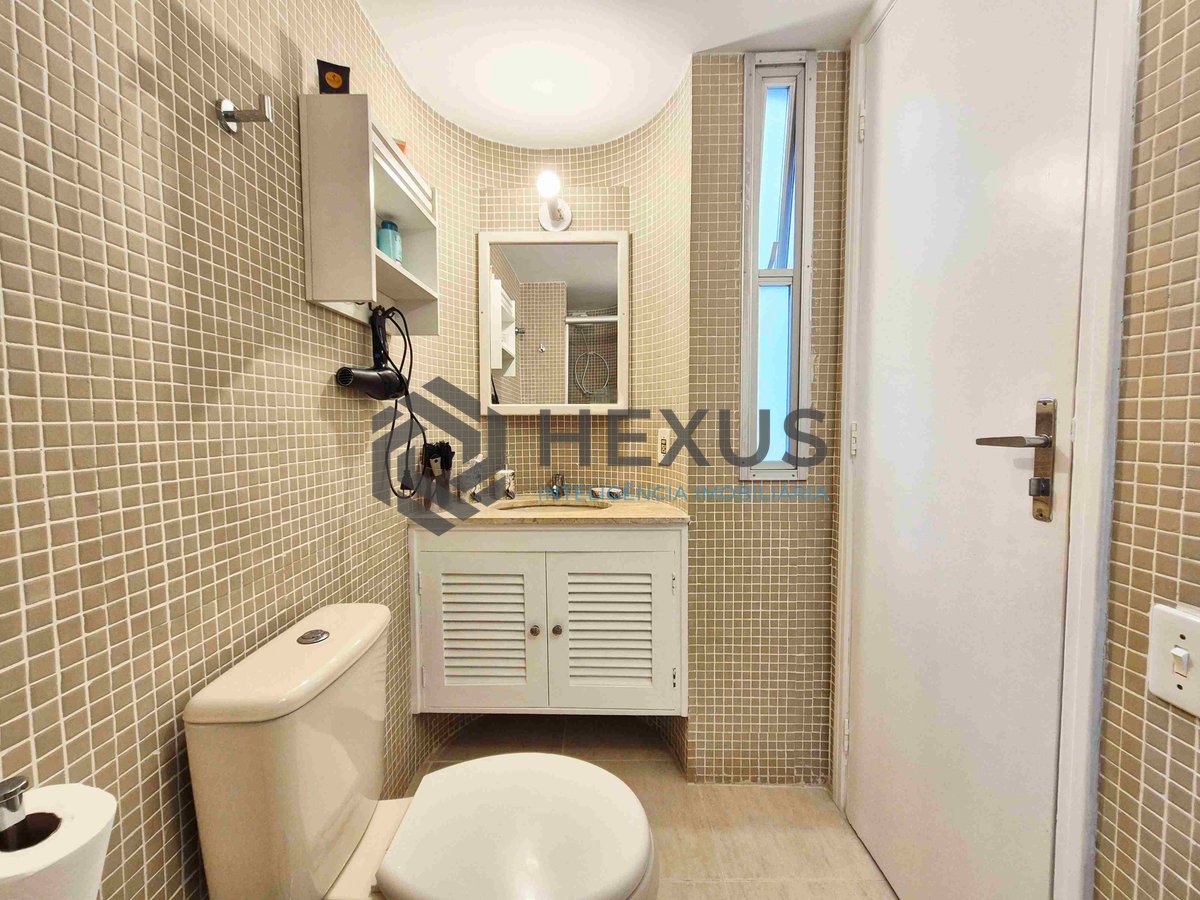 Foto 20 de Apartamento com varanda e lazer na Praia das Pitangueiras, Guaruja