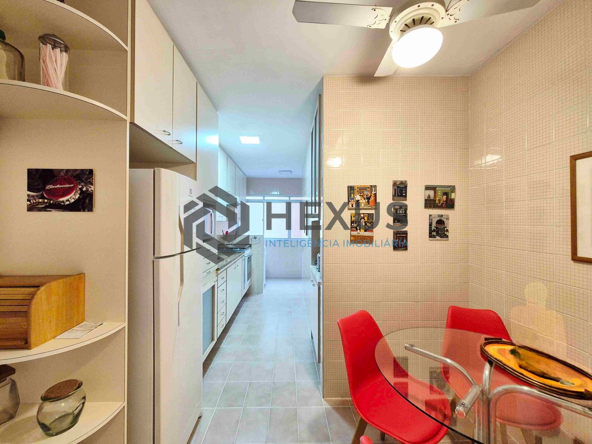 Foto 24 de Apartamento com varanda e lazer na Praia das Pitangueiras, Guaruja