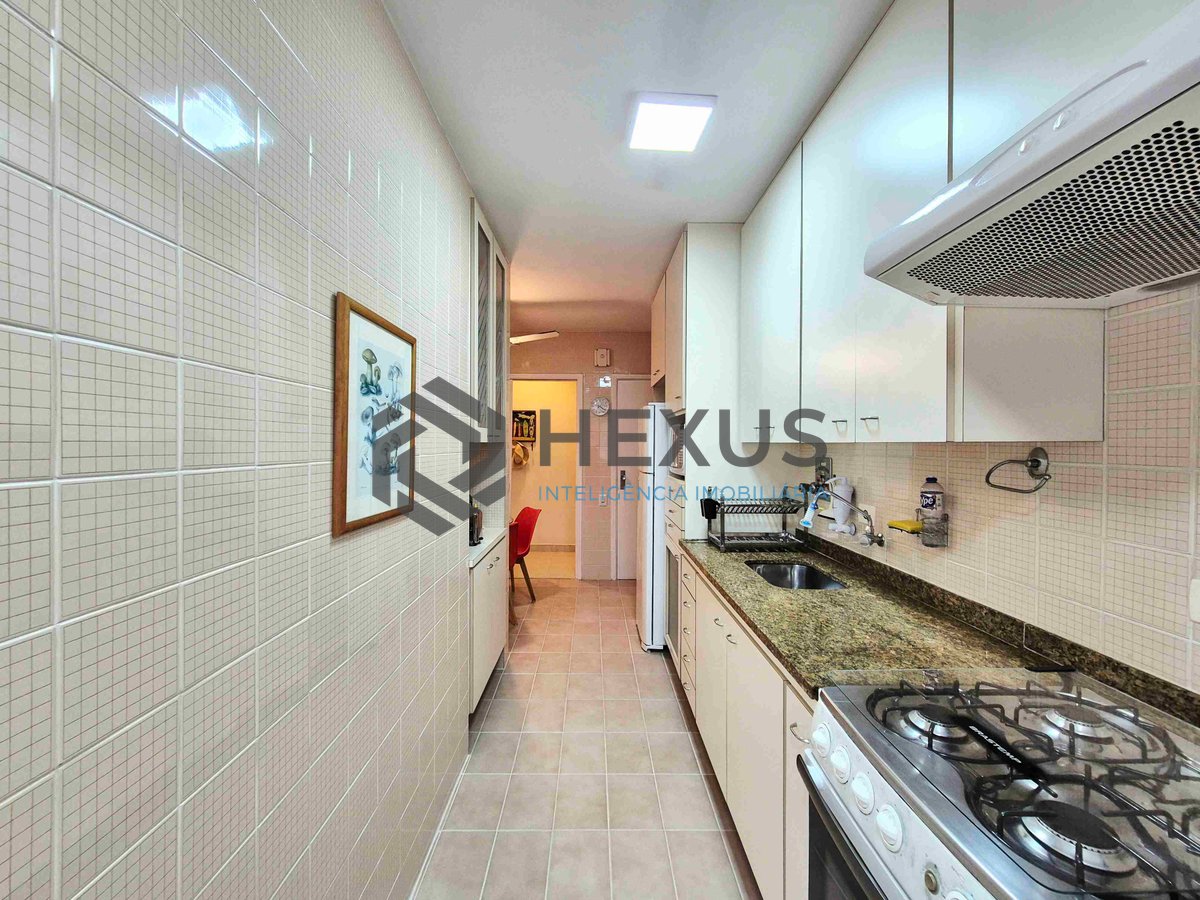 Foto 29 de Apartamento com varanda e lazer na Praia das Pitangueiras, Guaruja