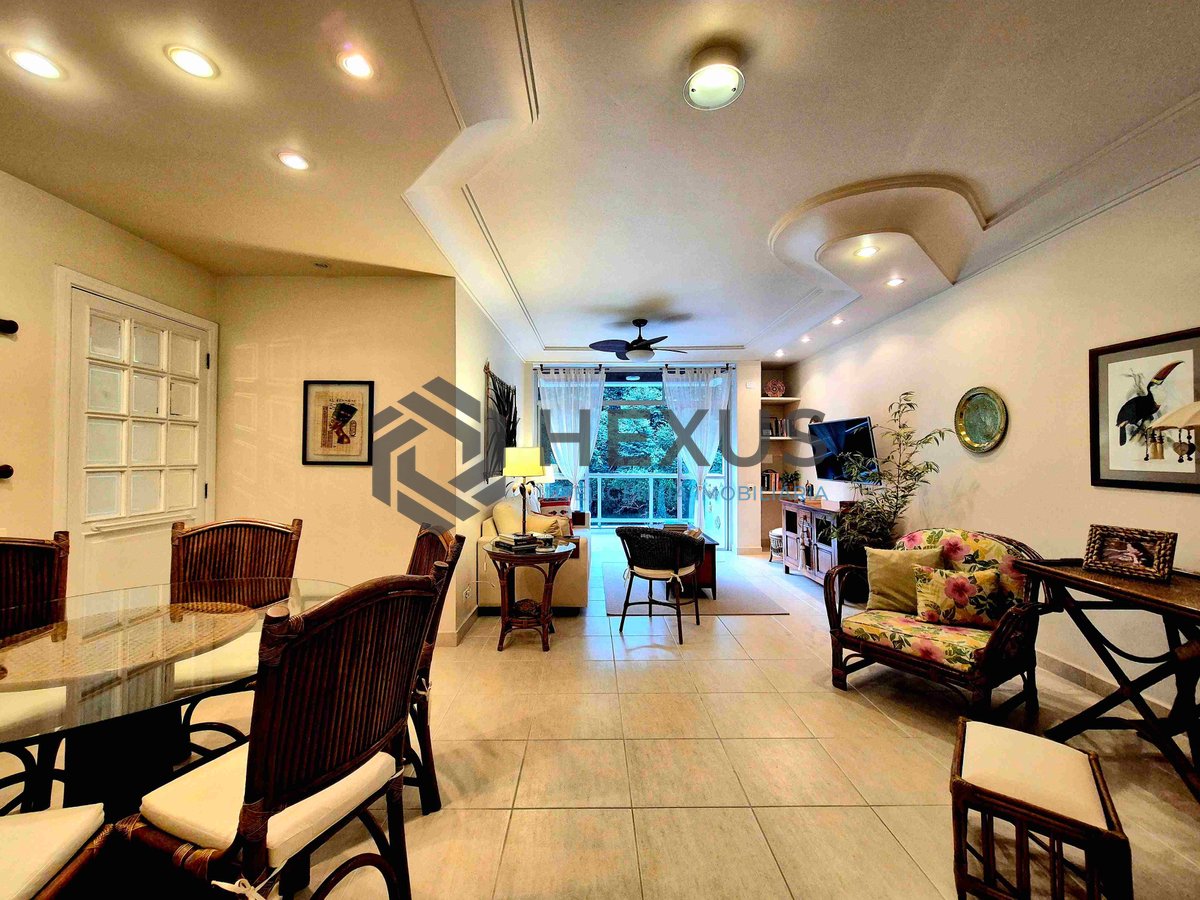 Foto 6 de Apartamento com varanda e lazer na Praia das Pitangueiras, Guaruja