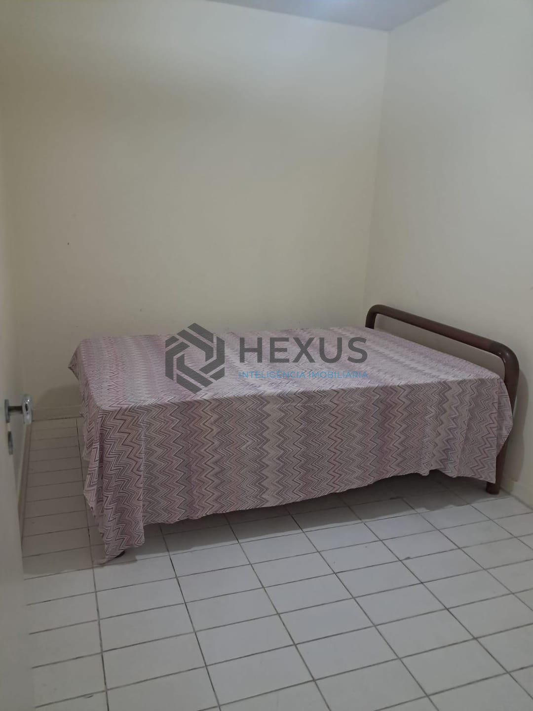 Foto 12 de Apartamento com varanda e vista mar na beira mar da Praia das Pitangueiras, Guaruja