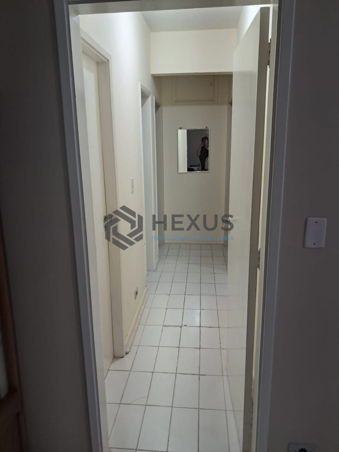 Foto 8 de Apartamento com varanda e vista mar na beira mar da Praia das Pitangueiras, Guaruja