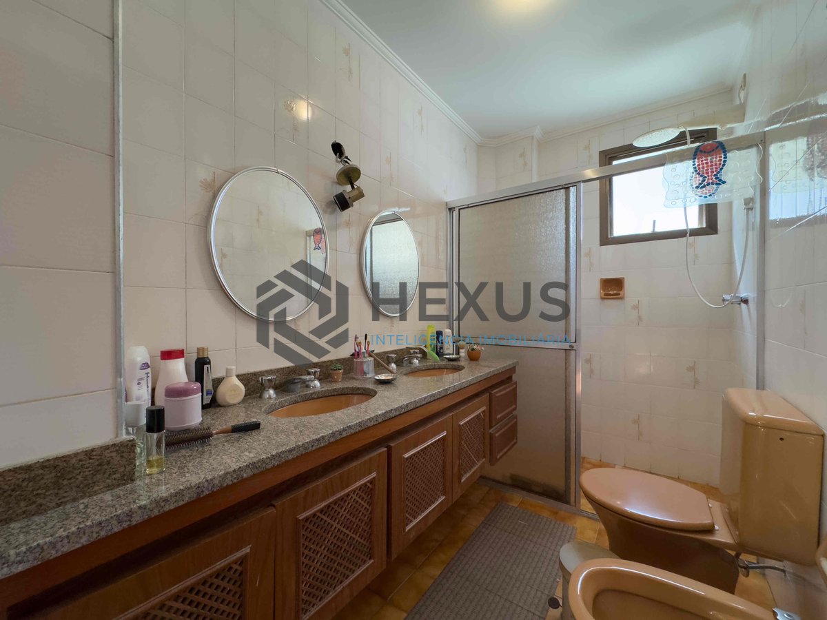 Foto 16 de Apartamento com varanda, vista mar e lazer na Praia das Pitangueiras, Guaruja | Hexus