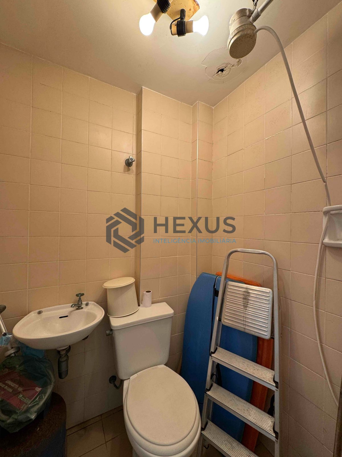 Foto 22 de Apartamento com varanda e lazer na Praia das Pitangueiras, Guaruja | Hexus