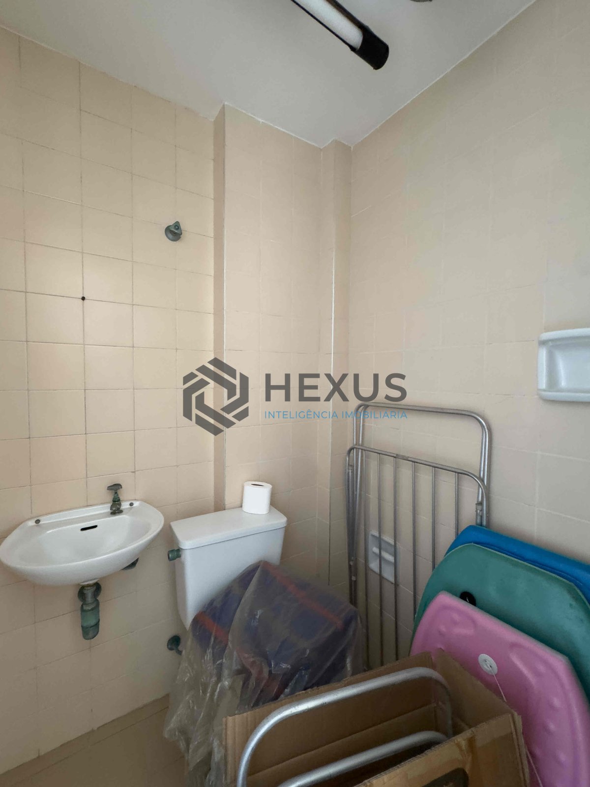 Foto 20 de Apartamento com varanda e lazer na Praia das Pitangueiras, Guaruja | Hexus